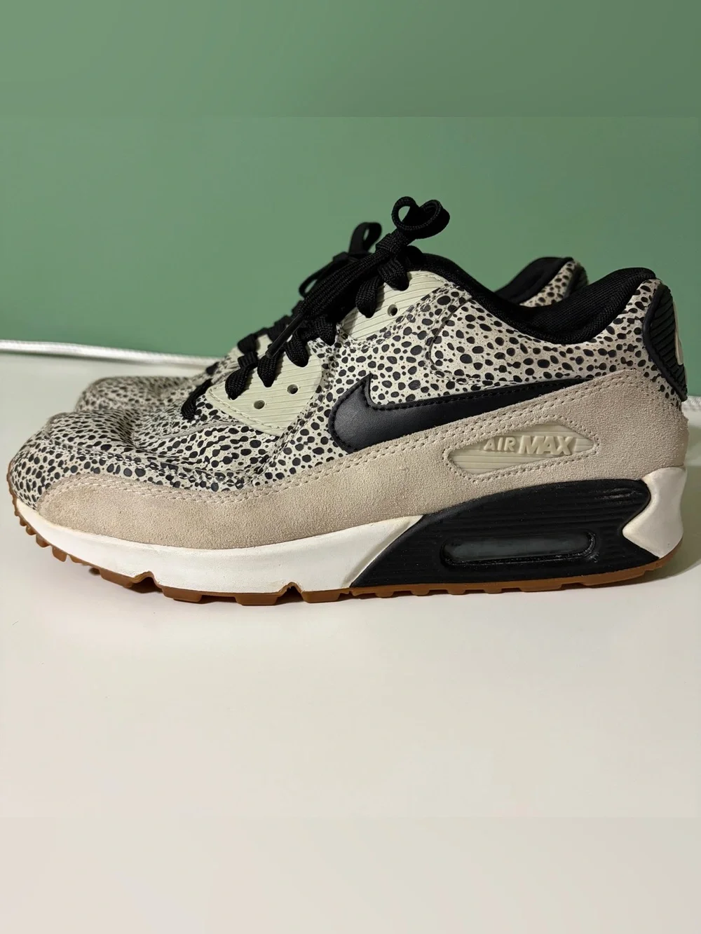 Nike Women’s Air Max Safari Dot Print Sneakers in Black and Cream Size 9.5